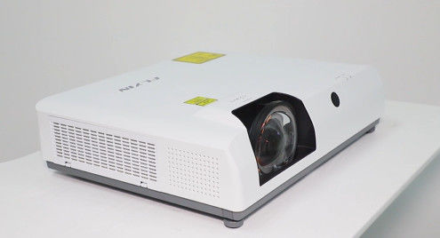 Dernières nouvelles de l'entreprise Le projecteur FLYIN RL-S600W remodèle la nouvelle référence dans les affaires et l'éducation!