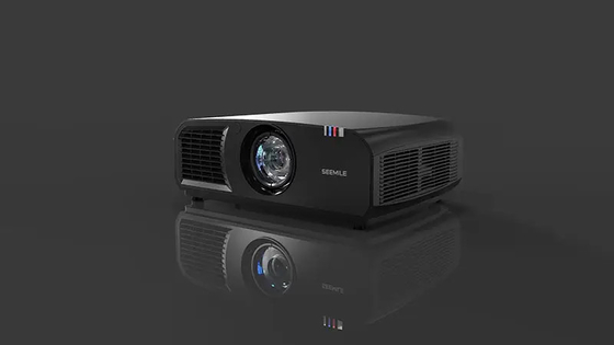 Projecteur 4K DLP 12000 lumens à courte portée pour cinéma extérieur