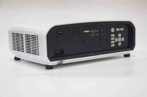 Projecteur 4K DLP 12000 lumens à courte portée pour cinéma extérieur