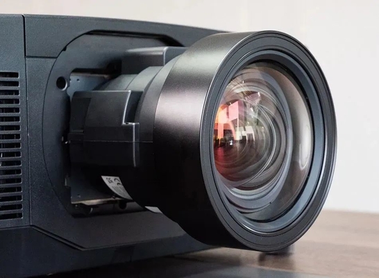 Flyin EL-G36KU Projecteur laser holographique 4K 7D avec 3LCD 30K ANSI Lumens pour bâtiments extérieurs