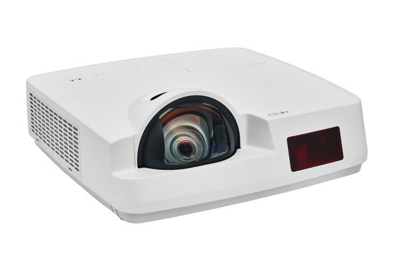 Projecteurs vidéo de l'église à projection courte.46