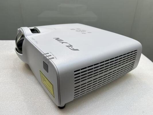 Flyin 5000 ANSI Lumens 3LCD Laser Projector WUXGA Native Support 4K Short Throw HDBaseT Éducation à la cartographie 3D