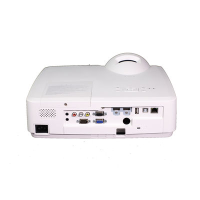 Projecteurs vidéo de l'église à projection courte.46